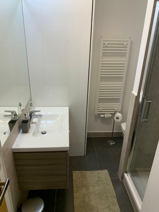 Apartments09 In New Building With Free Parking Panorama City - Amazing View Close To Old Town Братислава Екстер'єр фото